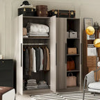 Armadio moderno freestanding in legno massiccio con ripiani
