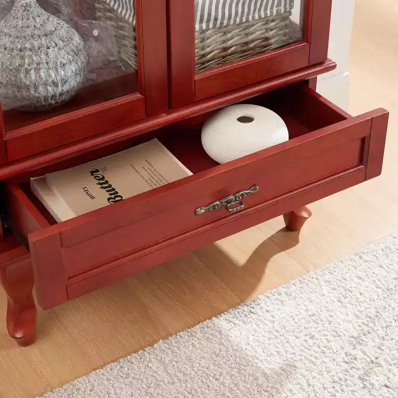 Vetrina ad Angolo Illuminata con Ante e Ripiani in Vetro Temperato - Elegante Mobile Espositivo Color Ciliegio con Lampadina per l'Arredamento di Soggiorno e Camera da Letto