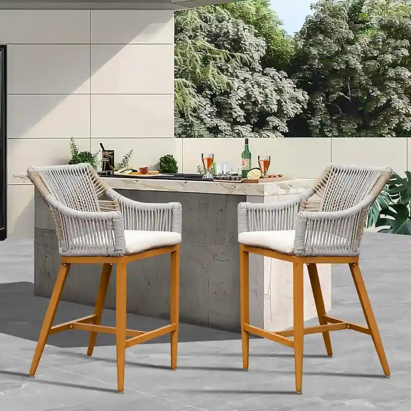 Set di 2 sgabelli da bar da esterno con sedile e schienale imbottiti, sedie da bar da bancone in alluminio con braccioli, per patio, piscina