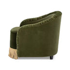 Poltrona Jennifer Taylor Home Serena 31,5" con schienale a botte arricciato e frange Bullion, velluto performance verde oliva