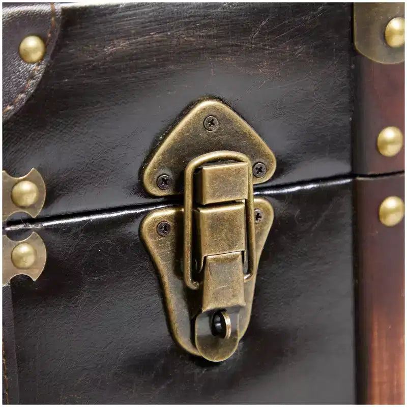 Baule da 3 Pezzi in Ecopelle Borchiato con Chiusure e Maniglie Marrone Scuro: Decorazione Tradizionale per Interni, Completamente Assemblato