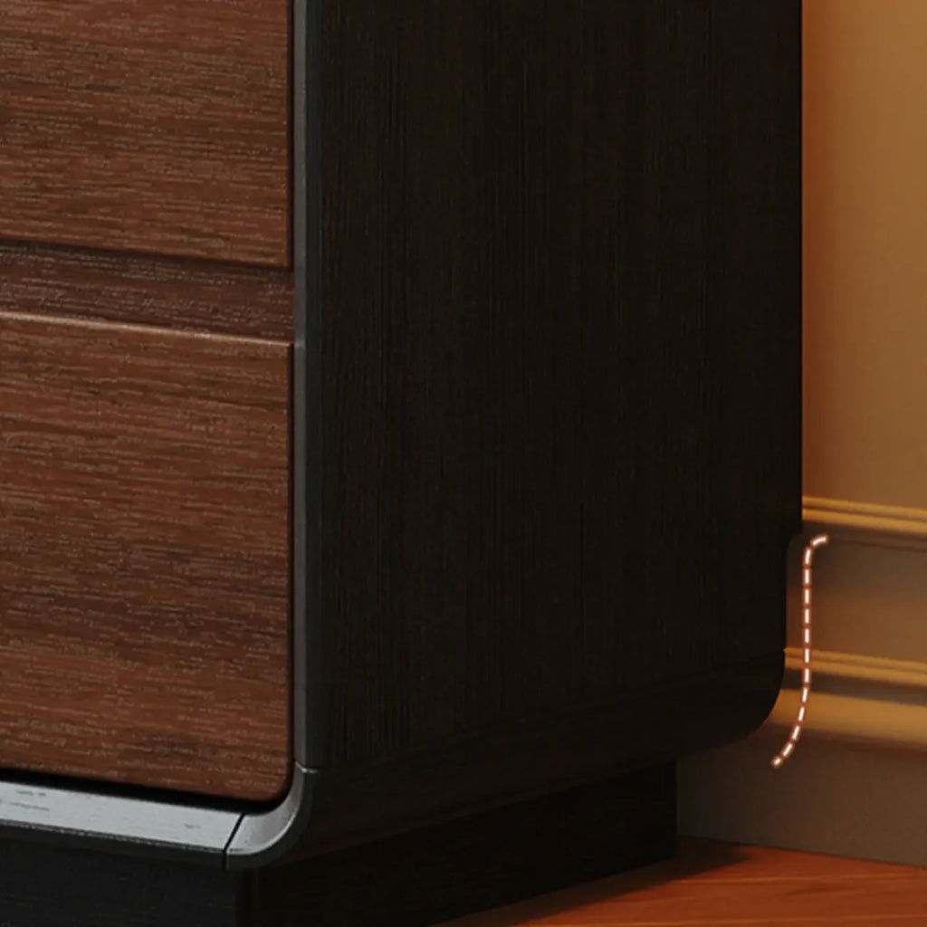 Cassettiera in legno ispirata all'Art Déco con intagli geometrici