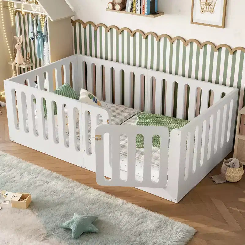 Lettino Montessori da Pavimento Bianco Doppio con Sbarre e Porta – Legno Massello, 1 Bambino
