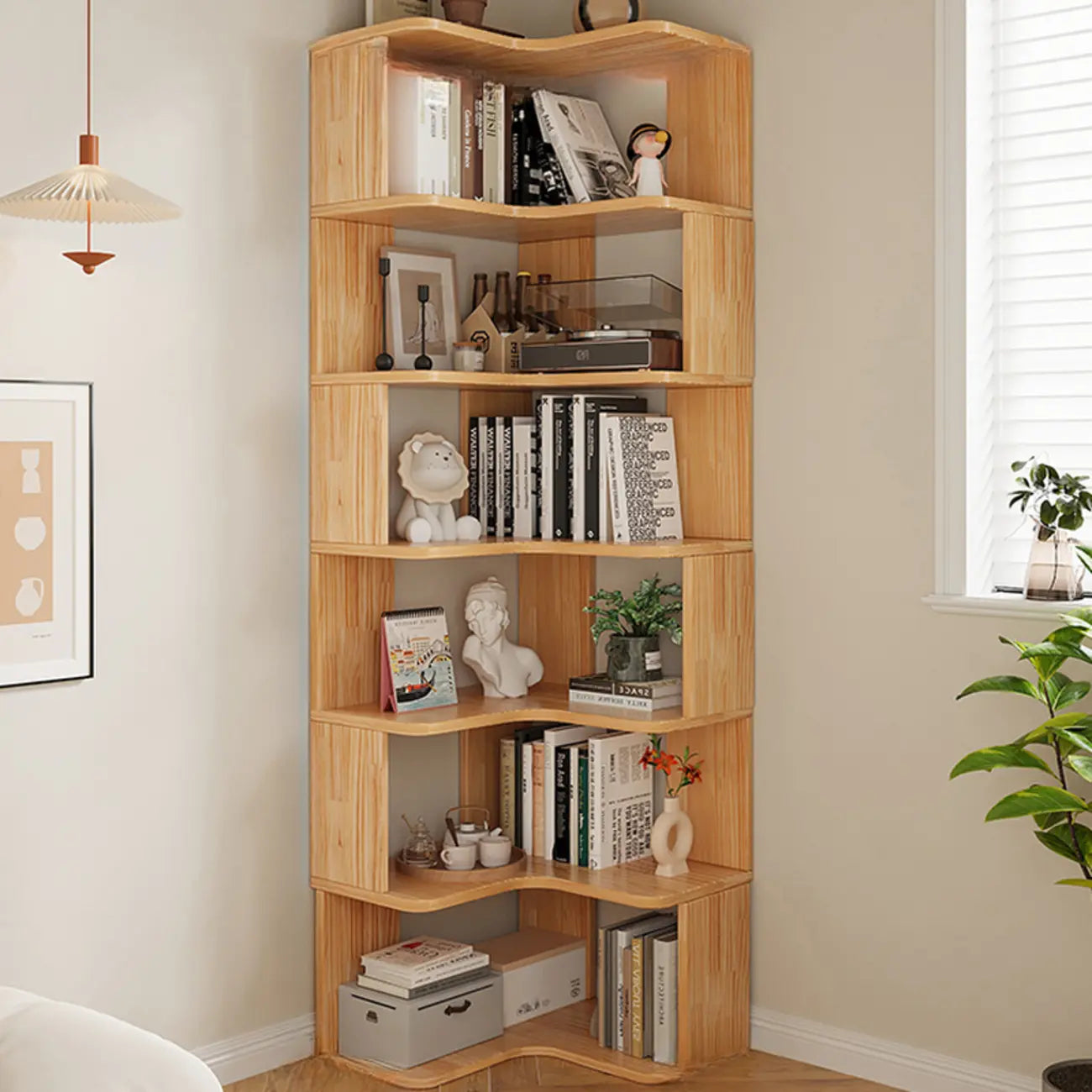 Libreria verticale angolare in legno con schienale aperto e finitura naturale