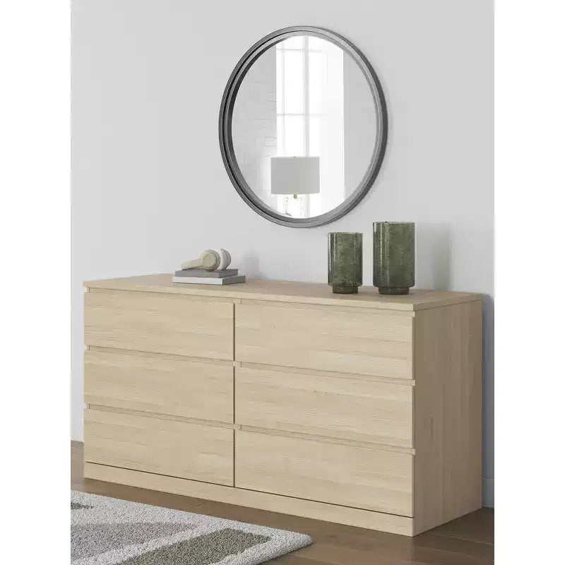Cassettiera moderna Onita a 6 cassetti di Signature Design by Ashley, cassettiera in legno marrone naturale con design senza maniglie