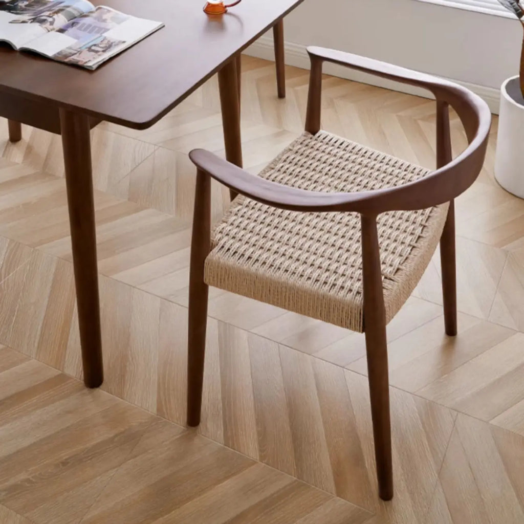 Sedia da pranzo scandinava con braccioli, seduta intrecciata in legno curvo
