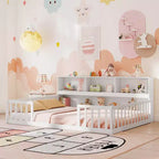 Letto a terra Montessori per materasso singolo/una piazza e mezza con libreria, ripiani e sponde di sicurezza bianco/grigio