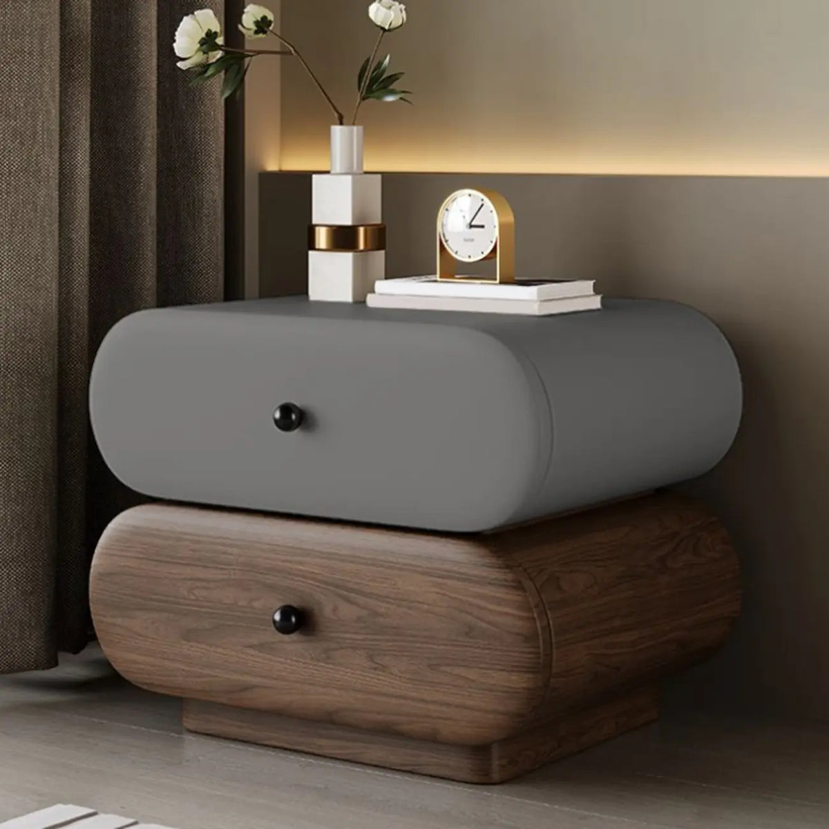 Comodino moderno bicolore con cassetti contenitori