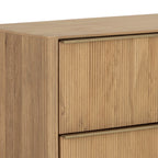 Comò moderno in rovere con ante scolpite a canne – Camera da letto | Finitura oro spazzolato