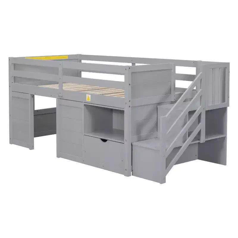 Letto a soppalco basso in legno massiccio, piazza e mezza, 94.6L x 42.3W, con scala, cassetto e mensola, design moderno e pulito