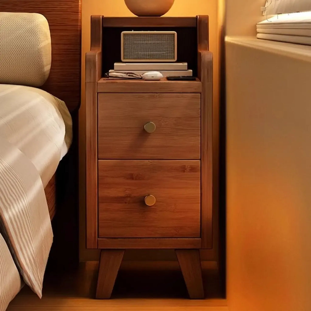 Comodino stretto in legno bianco a 2 ripiani