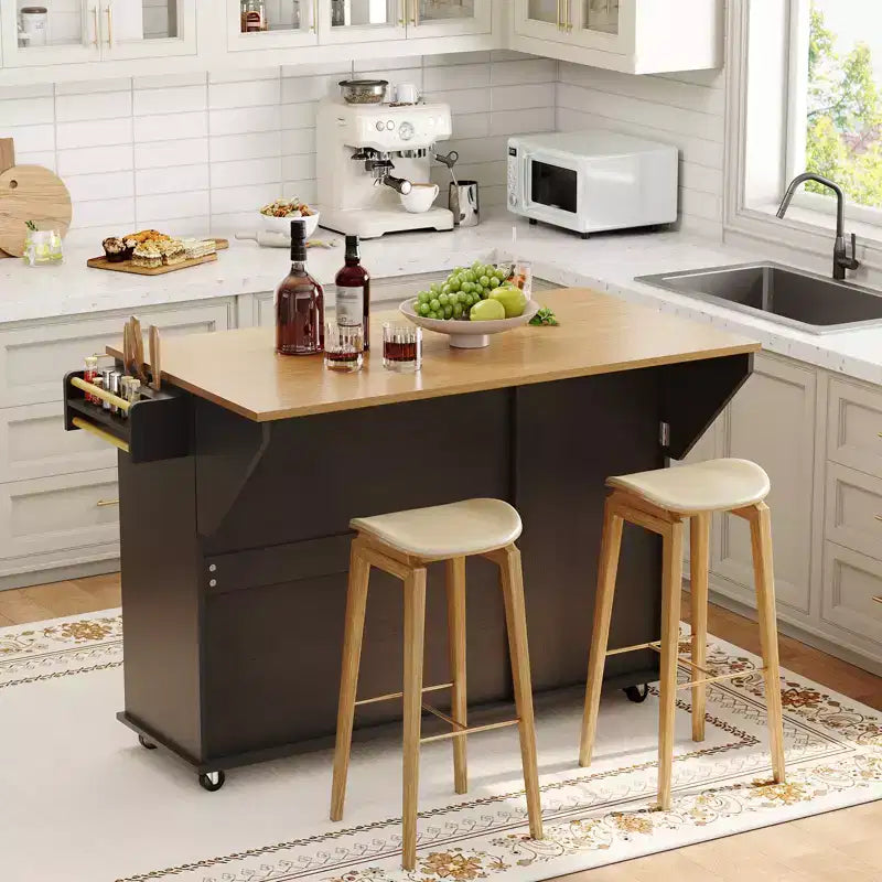 Tavolo da cucina mobile con isola da 55" con presa di corrente e anta a ribalta, carrello da cucina con isola su ruote e armadietto per pattumiera per la cucina