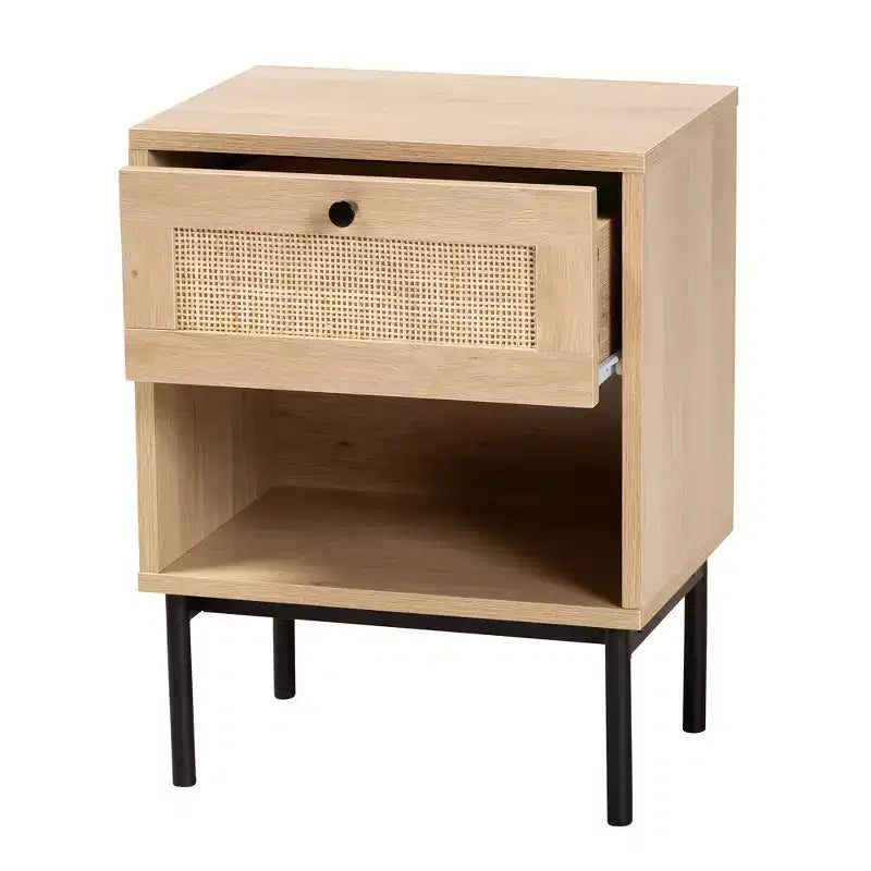 Tavolino laterale Sherwin Mid-Century Modern marrone chiaro e nero con 1 cassetto e dettagli in rattan intrecciato