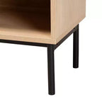 Tavolino laterale Sherwin Mid-Century Modern marrone chiaro e nero con 1 cassetto e dettagli in rattan intrecciato