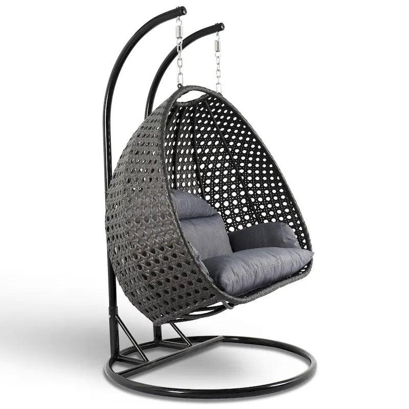 LeisureMod Sedia a Uovo Sospesa per 2 Persone con Supporto - Dondolo Pensile per Esterni/Interni in Rattan Intrecciato con Cuscini