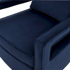 Poltrona accentuata in velluto Quinn di Greyson Living