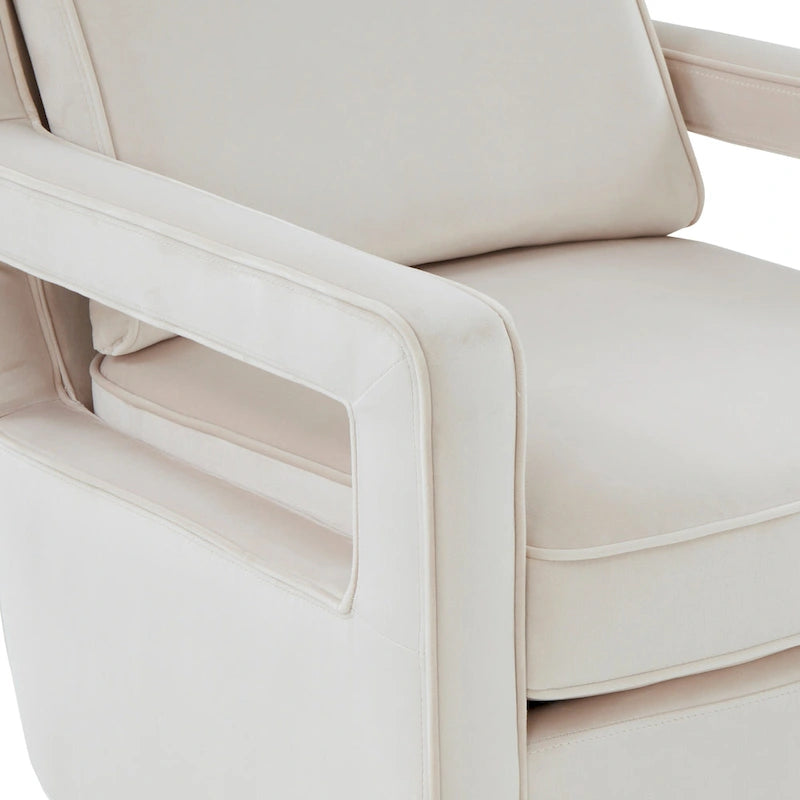 Poltrona accentuata in velluto Quinn di Greyson Living
