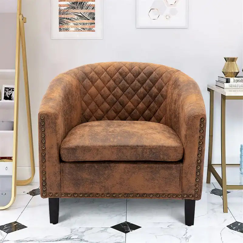 Poltrona a barile accent per soggiorno con borchie e gambe in legno massello