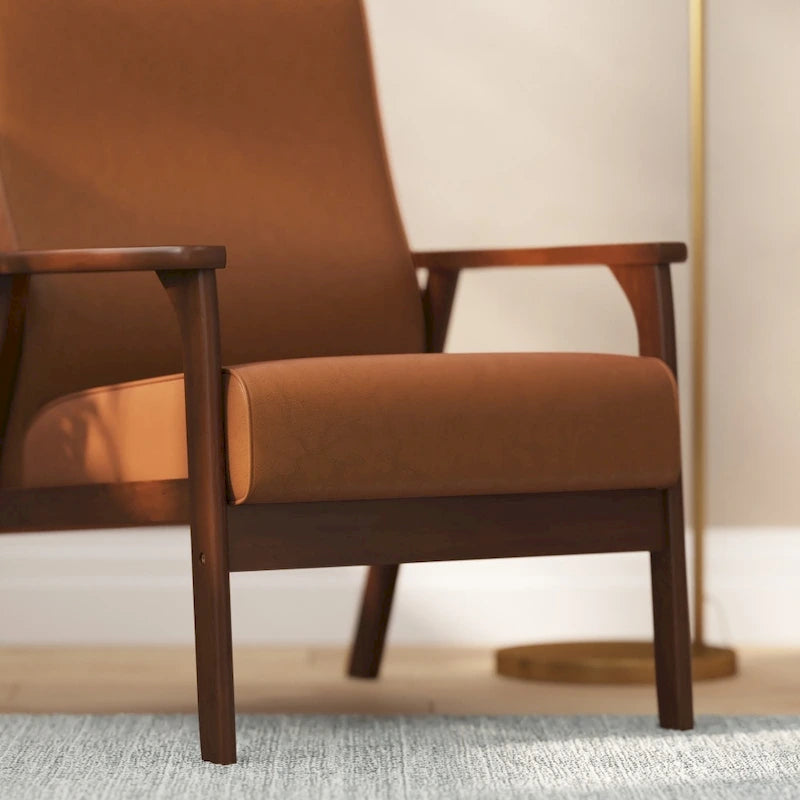 Poltrona Mid-Century Moderna con Struttura in Legno e Cuscini in Ecopelle