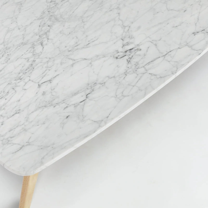 Bellissimo tavolino da caffè in marmo bianco di Carrara italiano per un soggiorno moderno ed elegante