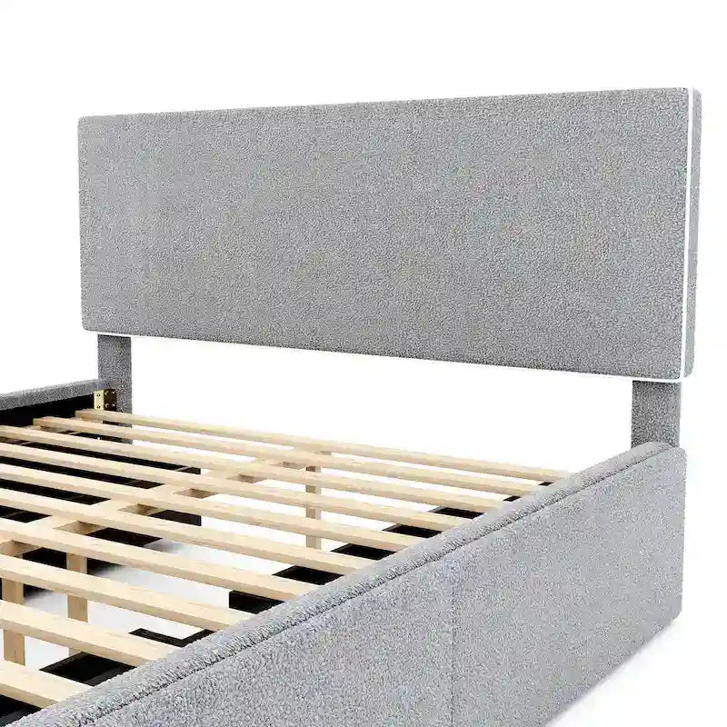 Letto imbottito con piattaforma, 4 cassetti e bordo dorato