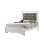 Set camera da letto Kym 4 pezzi Frost a pannelli imbottiti in ecopelle con LED e capitonné