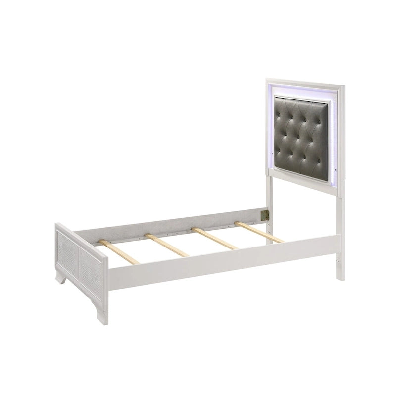 Set camera da letto Kym 4 pezzi Frost a pannelli imbottiti in ecopelle con LED e capitonné