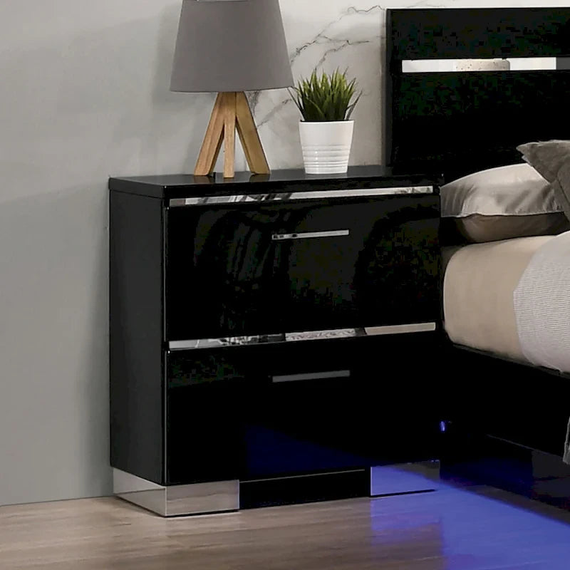 Benvolio Set Letto Pannellato a 3 Pezzi in Legno Nero Contemporaneo con LED e 2 Comodini con Porta USB di Furniture of America