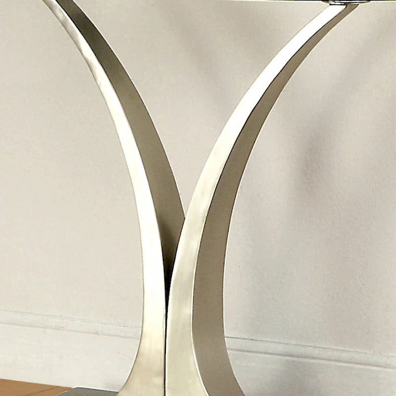 Tavolino da divano a piedistallo semicircolare in metallo argento moderno Wuct da 46 pollici con piano in vetro di Furniture of America