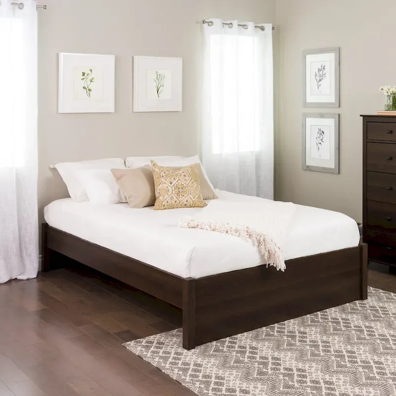 Letto con piattaforma a 4 colonne Prepac Queen Select con cassetti opzionali