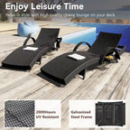 Set di 2 sedie a sdraio da 80L, poltrona reclinabile in rattan da patio con tavolino estraibile, schienale regolabile e lettini ergonomici a onda per prendere il sole