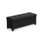 Poggiapiedi contenitore piccolo rivestito in tessuto, largo 43 cm, con gambe in legno e coperchio trapuntato