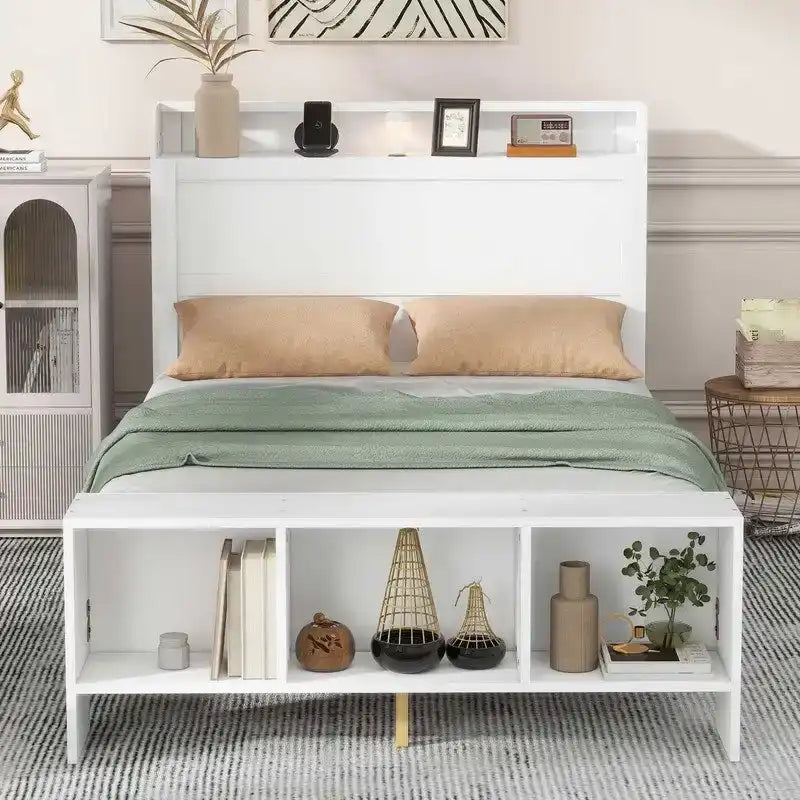 Letto a piattaforma con scaffali integrati, luci LED e porte USB, misura matrimoniale/singola
