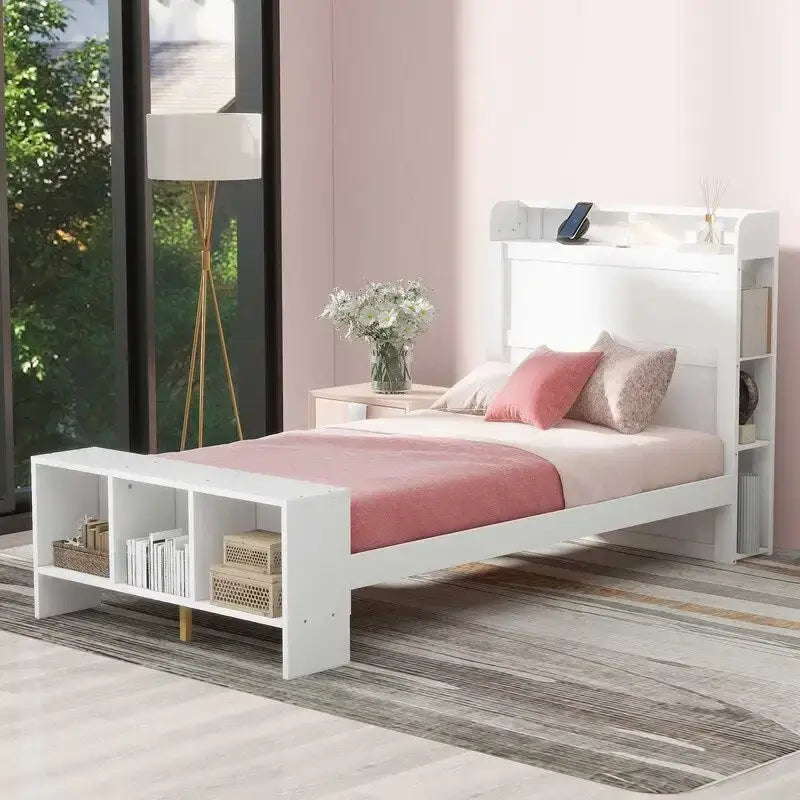 Letto a piattaforma con scaffali integrati, luci LED e porte USB, misura matrimoniale/singola