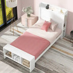 Letto a piattaforma con scaffali integrati, luci LED e porte USB, misura matrimoniale/singola