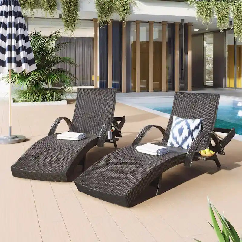 Outdoor wicker chaise lounge set, 2 pieces