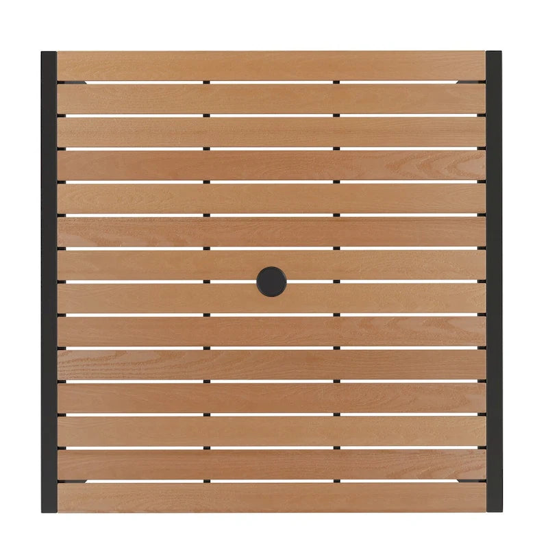 Tavolo da patio effetto teak quadrato da 35", 4 sedie e ombrellone da patio da 9 piedi con base