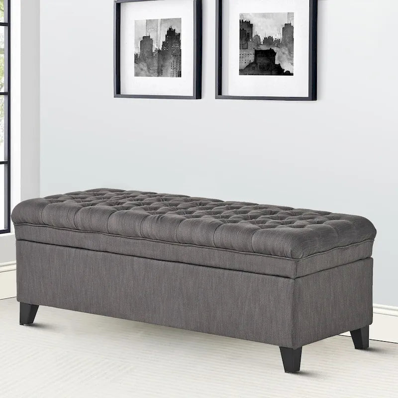 Panca contenitore classica ed elegante rivestita in tessuto con seduta decorata a bottoni capitonné