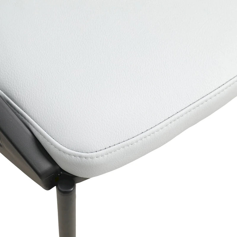 Sedia da pranzo imbottita Urbane in similpelle con gambe in acciaio verniciato a polvere di LeisureMod