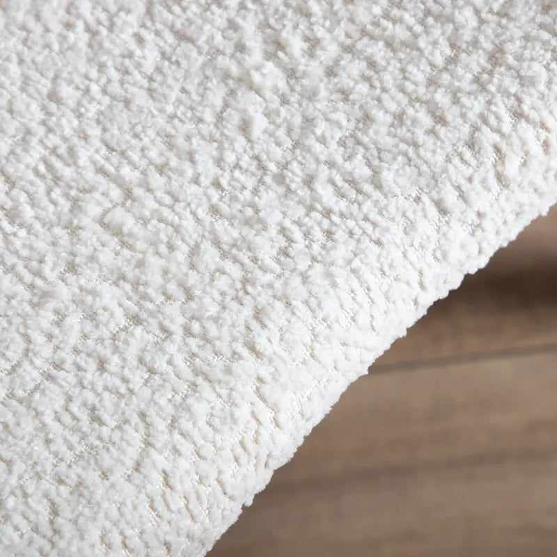 Set composto da sedia accent con schienale ad ala e tavolino Furniture of America Beck, due pezzi, in noce e bouclé, stile metà secolo