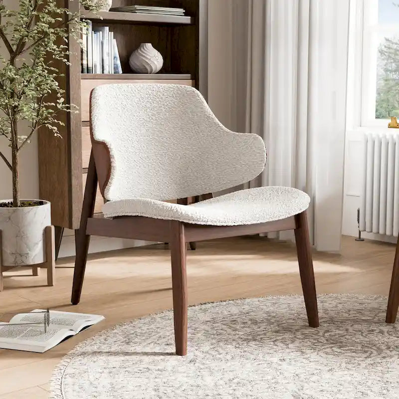 Set composto da sedia accent con schienale ad ala e tavolino Furniture of America Beck, due pezzi, in noce e bouclé, stile metà secolo
