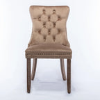 Sedia da pranzo di lusso con schienale trapuntato, rivestimento in velluto contemporaneo, gambe in legno massello e borchie decorative, set da 2 pezzi