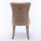 Sedia da pranzo di lusso con schienale trapuntato, rivestimento in velluto contemporaneo, gambe in legno massello e borchie decorative, set da 2 pezzi