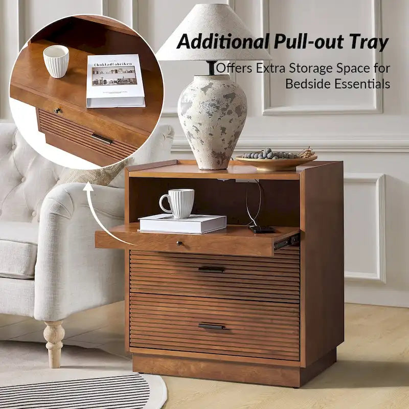 Comodini Lorenz Mid-century con USB e luce LED, set da 2, di HULALA HOME
