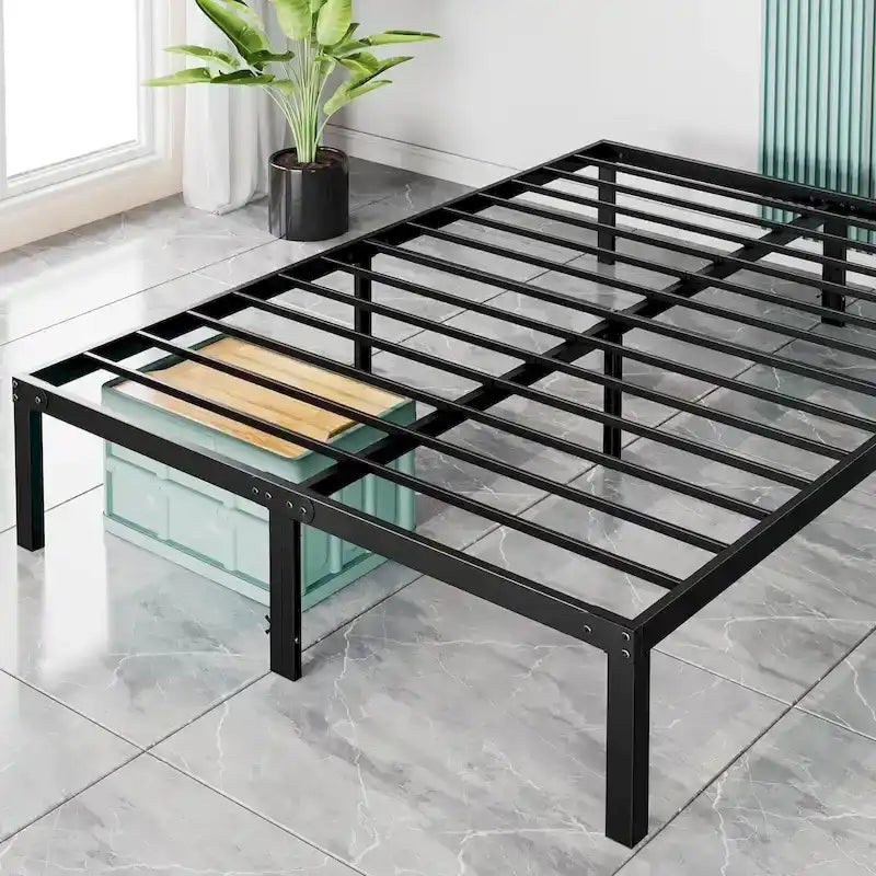 Struttura letto in metallo resistente con robuste doghe in acciaio, QUEEN