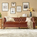 Divano con design trapuntato in vera pelle Eugne Transitional con gambe in legno massello di HULALA HOME
