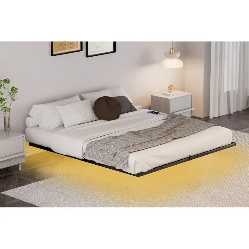 Struttura Letto King Size Sospesa con Luci LED e Stazione di Ricarica - Piattaforma in Metallo