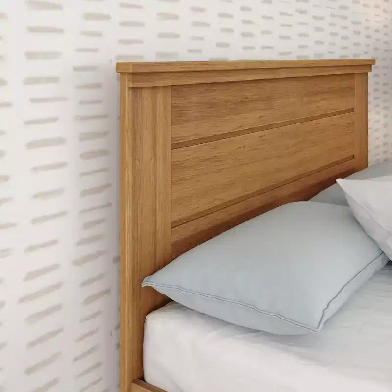 Telaio letto matrimoniale Plank+Beam Farmhouse con testiera, letto a piattaforma in legno massello