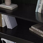 Armadio decorativo con 12 ripiani da 157 cm in vimini nero ad alta venatura del legno