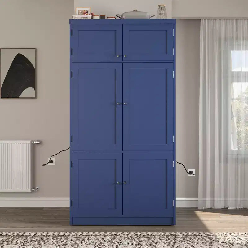 Dispensa Alta da Cucina con Prese di Corrente, Grande Credenza Autoportante con Supporto per Microonde, Cassetti, Scaffali, Portabottiglie e Ante con Ripiani